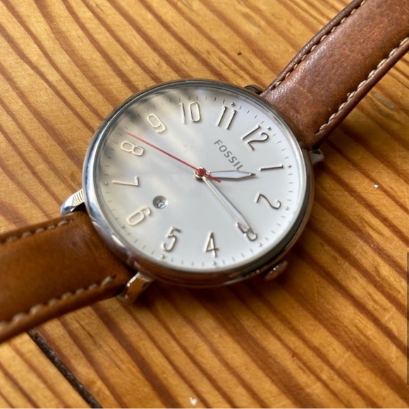 Fossil watch with leather band - Picture 7 of 10